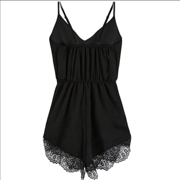 Sold 🌟🆕Perfect Lace Trimmed Black Romper 🌟XL - Picture 3 of 4